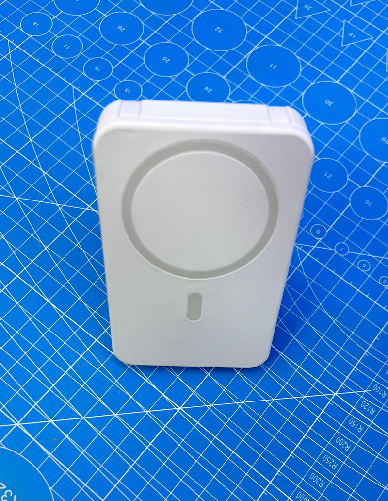 Magsafe Powerbank w/ 2 cables, kickstand, LED display