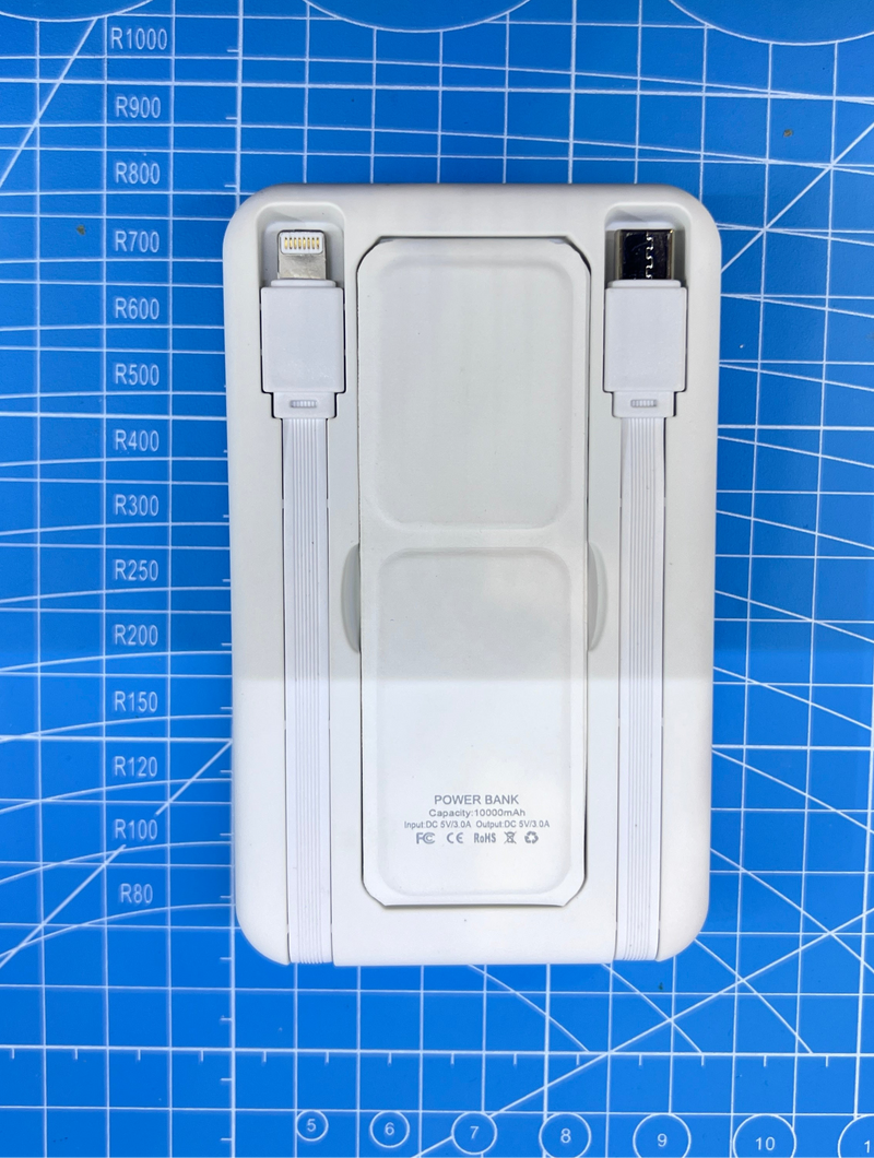 Magsafe Powerbank w/ 2 cables, kickstand, LED display